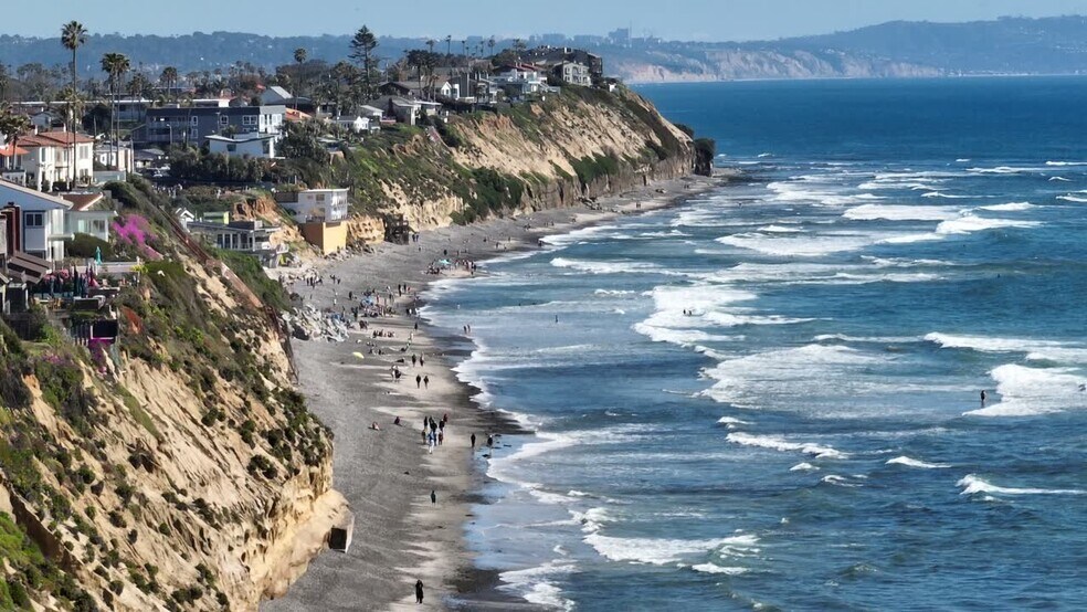 Primary Photo Of 422 N Coast Highway 101, Encinitas Storefront For Lease