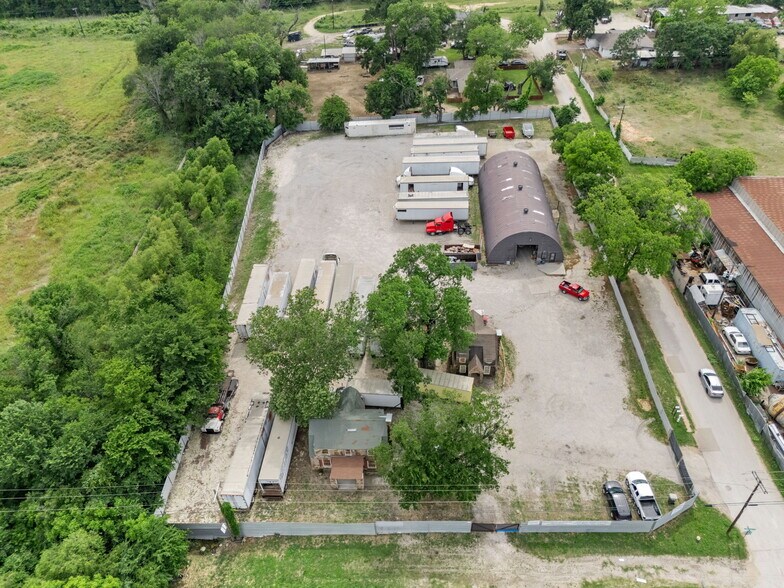 More Photos Of 9505 S Central Expy, Dallas Warehouse For Sale