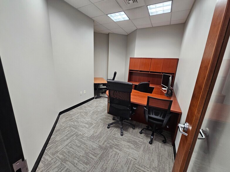 More Photos Of 10610 Metromont Pky, Charlotte Office For Lease