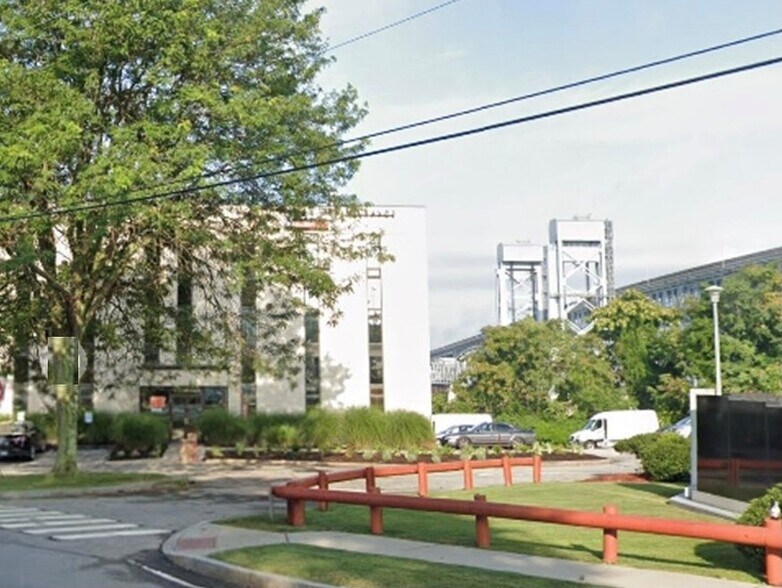 More Photos Of 15 Thames St, Groton Office For Lease