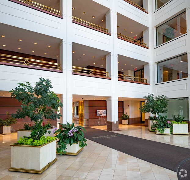 More Photos Of 1751 Lake Cook Rd, Deerfield Office For Lease