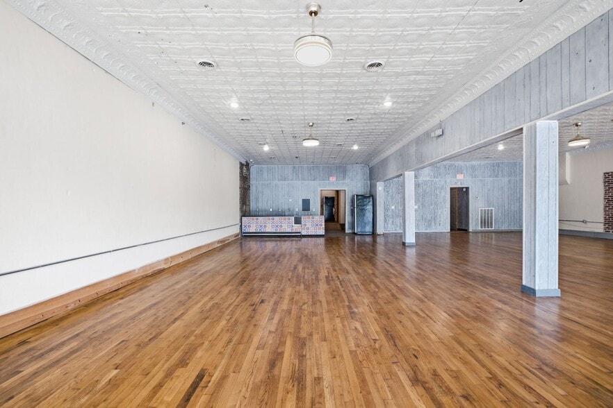 More Photos Of 1029 Park St, Westmoreland Storefront Retail Office For Sale