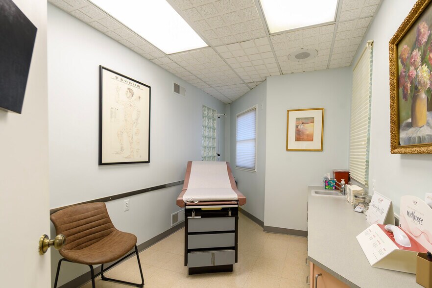 More Photos Of 29 Smull Ave, Caldwell Office Residential For Sale