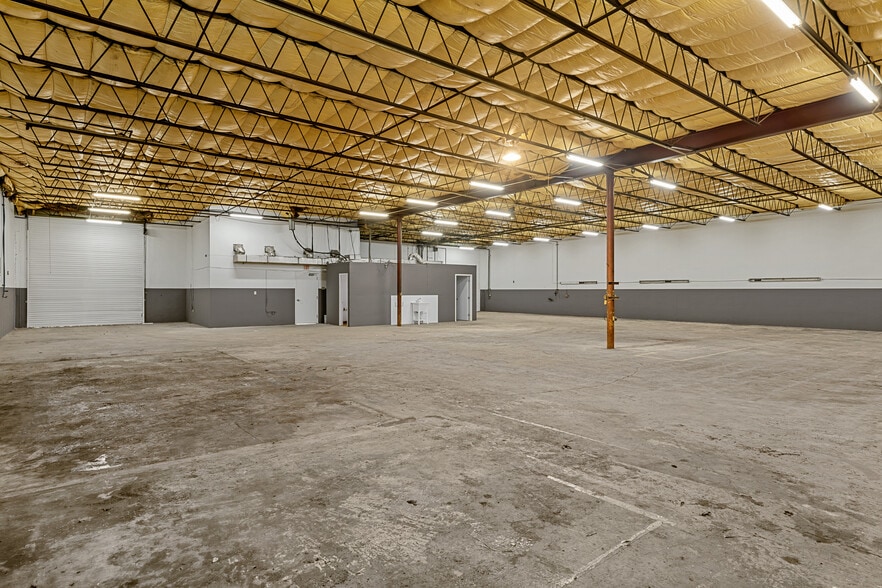 More Photos Of 1053 Grubb St, San Antonio Service For Sale