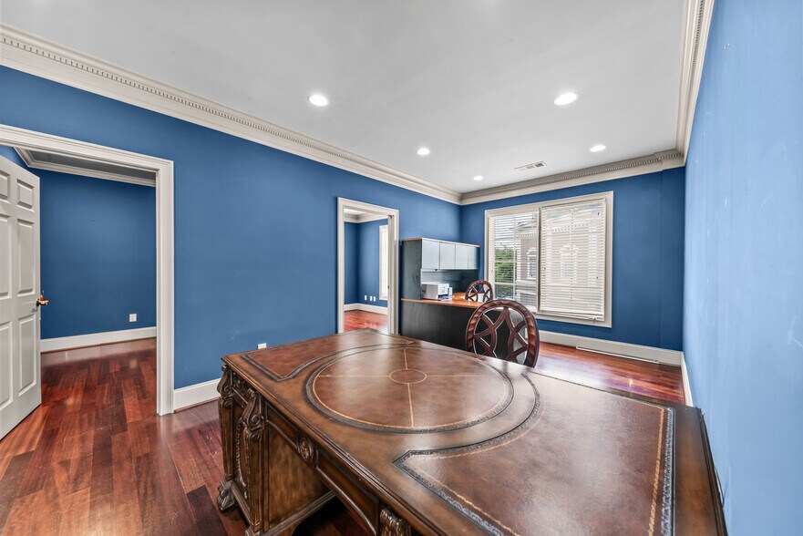 More Photos Of 1041 Parkside St, Greensboro Office For Lease