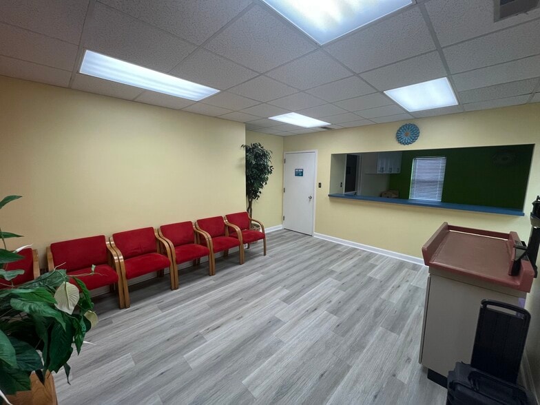 More Photos Of 19500-19536 Doctors Dr, Germantown Medical For Sale