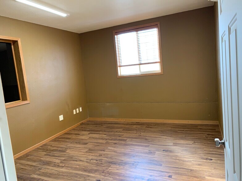 More Photos Of 5629 Bob Ln, Black Hawk Warehouse For Lease