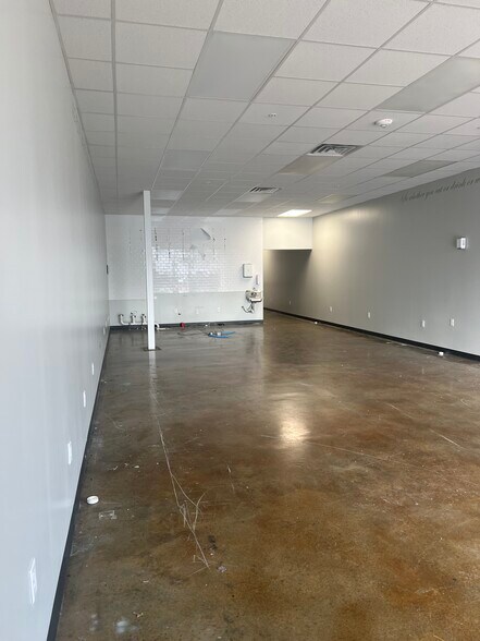 More Photos Of 200-800 Merchants Dr, Oxford Unknown For Lease