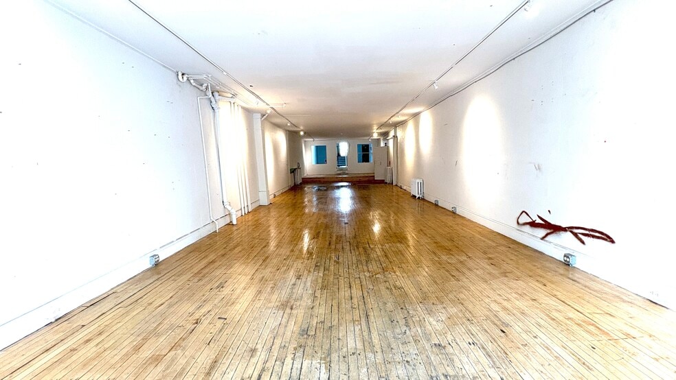 More Photos Of 612 Warren St, Hudson Storefront Retail Residential For Lease