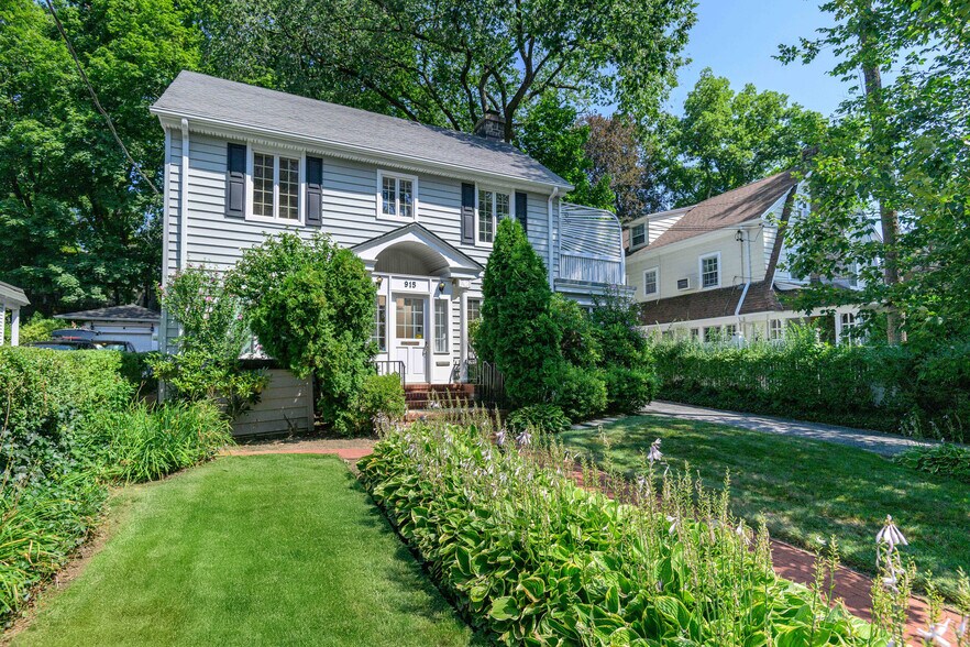 More Photos Of 915 Palmer Rd, Bronxville Medical For Sale