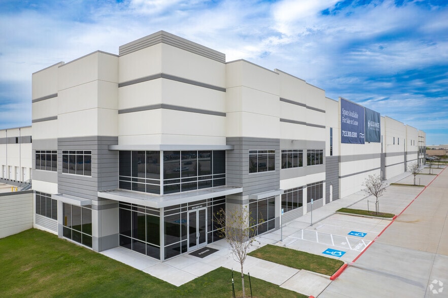 Primary Photo Of 16615 North Fwy, Houston Distribution For Sale