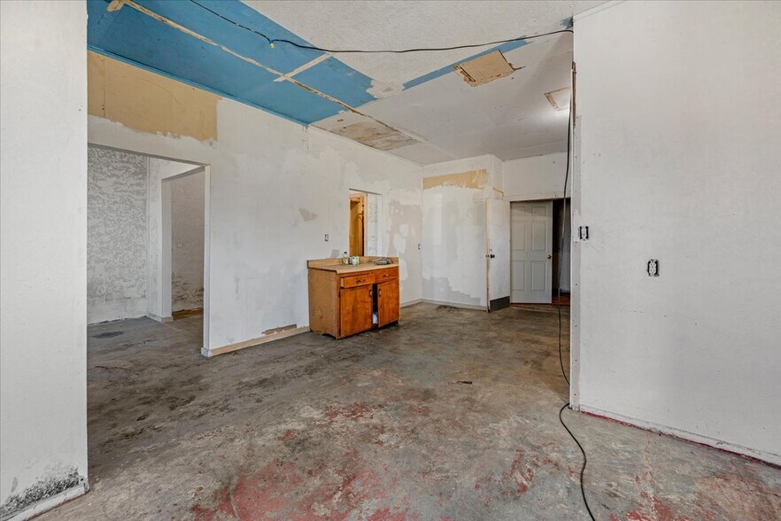 More Photos Of 624 Park Blvd, Orange Cove General Retail For Sale