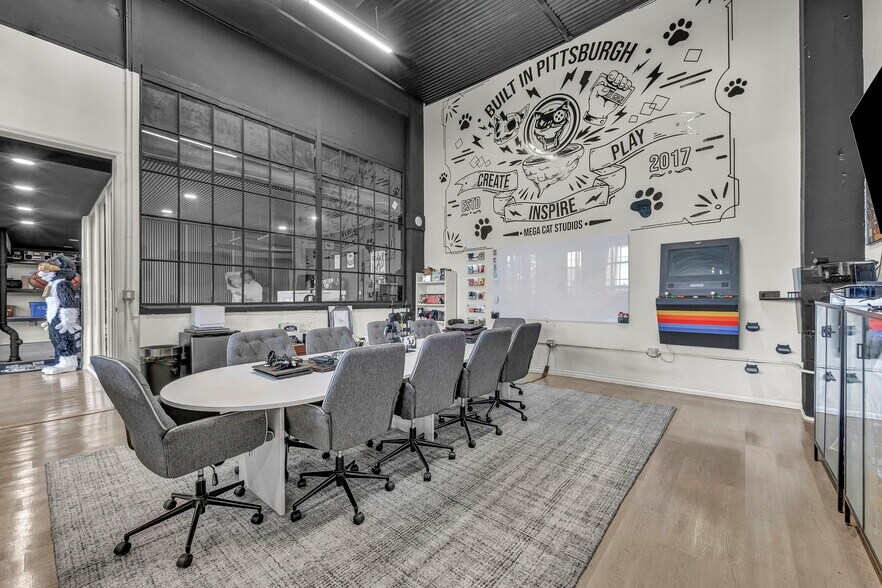 More Photos Of 3559 Bigelow Blvd, Pittsburgh Service For Sale