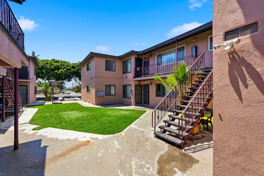 More Photos Of 2912 W 141st Pl, Gardena Multifamily For Sale