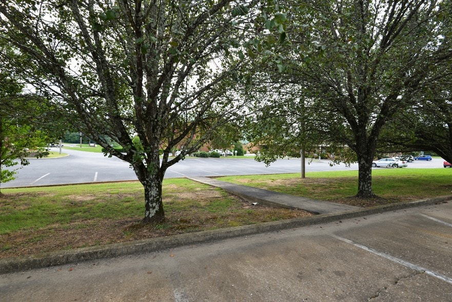 More Photos Of 6503 Hixson Pike, Hixson Storefront Retail Office For Lease