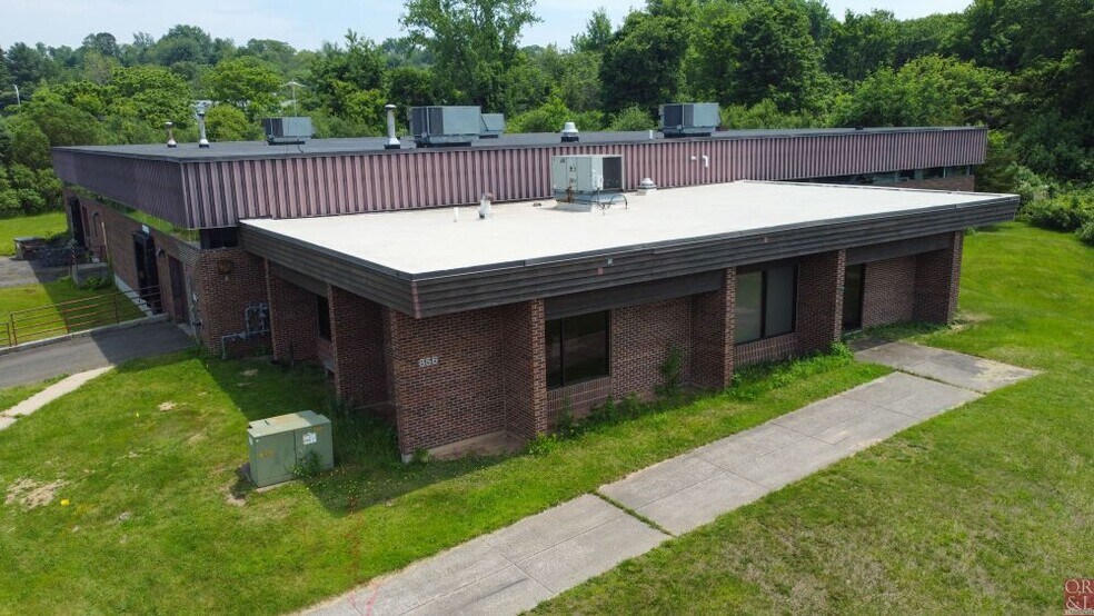 More Photos Of 856 N Main Street Ext, Wallingford Manufacturing For Sale