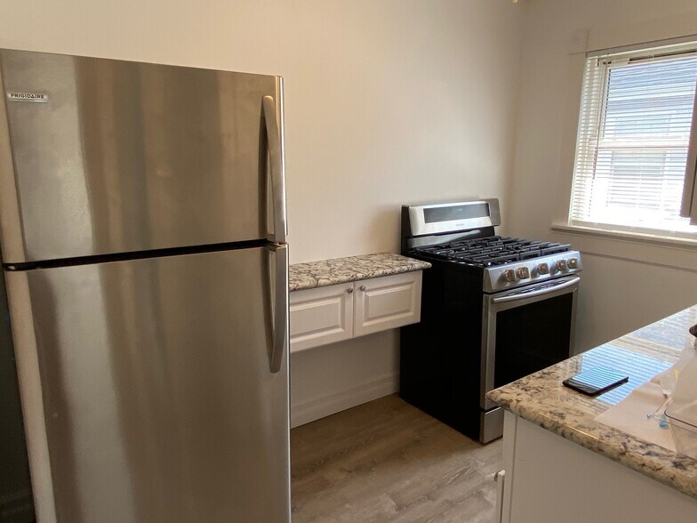 More Photos Of 526-532 Merrick Rd, Rockville Centre Storefront Retail Residential For Sale