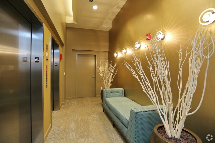 More Photos Of 324 Central Way, Kirkland Apartments For Lease