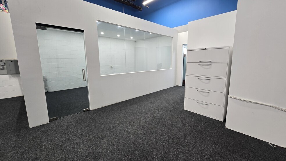 More Photos Of 2300 Marcus Ave, New Hyde Park Warehouse For Lease