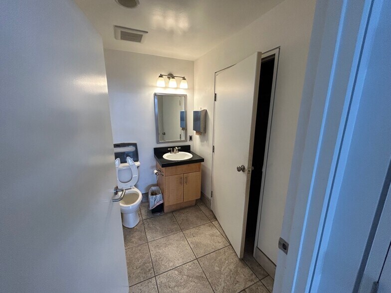 More Photos Of 1872 S Sepulveda Blvd, Los Angeles Storefront For Lease