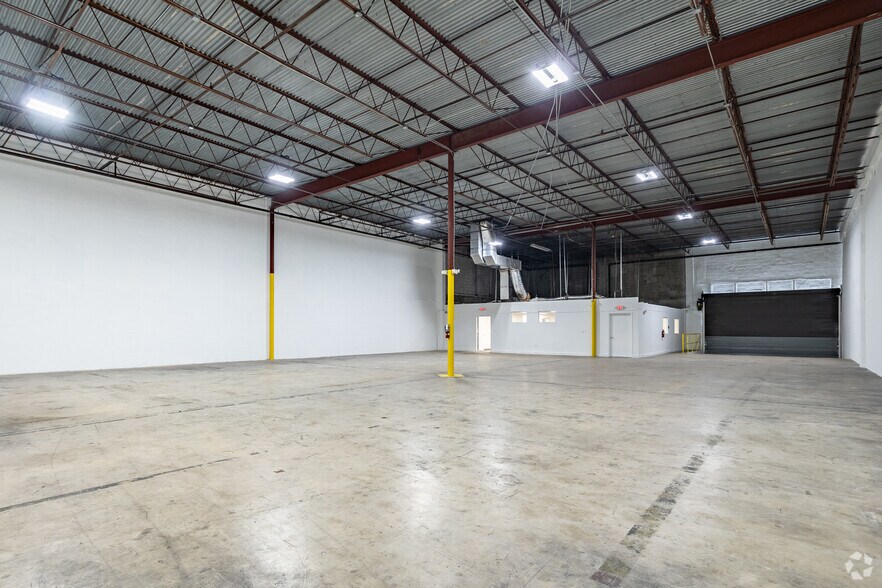 More Photos Of 1352-1382 NW 78th Ave, Doral Unknown For Lease