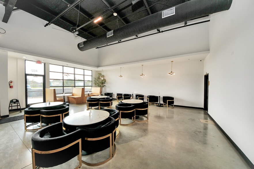 More Photos Of 30625 Kingsland Blvd, Brookshire Storefront For Sale