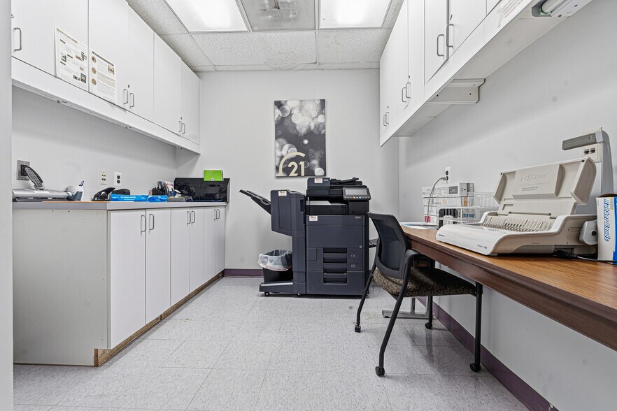 More Photos Of 9506 Harford Rd, Parkville Office For Sale