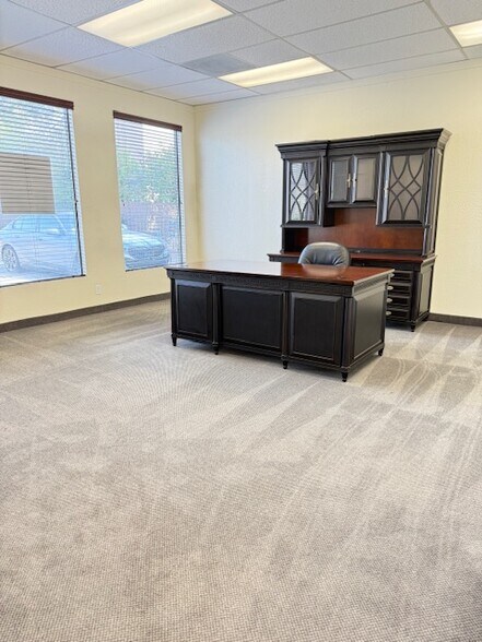 More Photos Of 4651 Quail Lakes Dr, Stockton Office For Lease