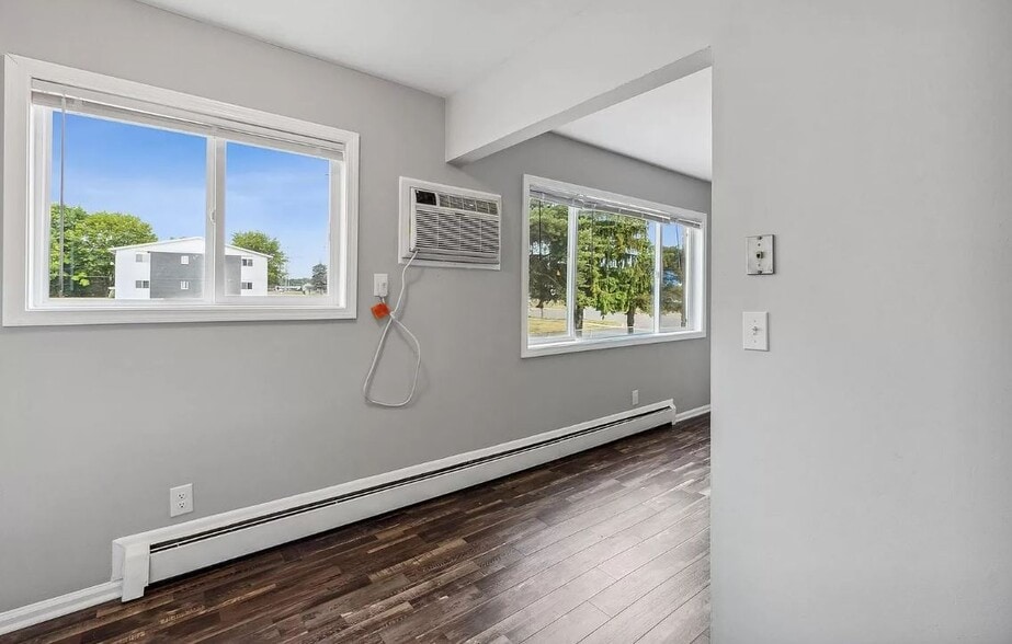 More Photos Of 4221 N Grand River Ave, Lansing Apartments For Sale