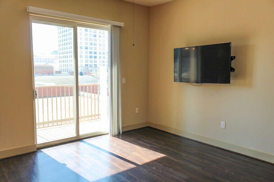 More Photos Of 79 Commerce St, Montgomery Apartments For Lease