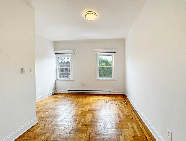 More Photos Of 811 Courtlandt Ave, Bronx Apartments For Sale