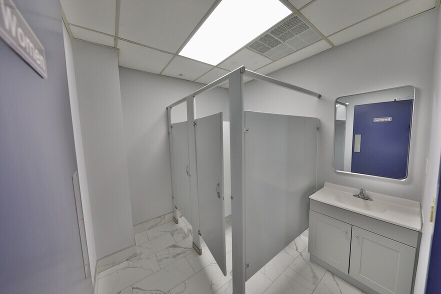 More Photos Of 999 Willow Grove St, Hackettstown Warehouse For Lease