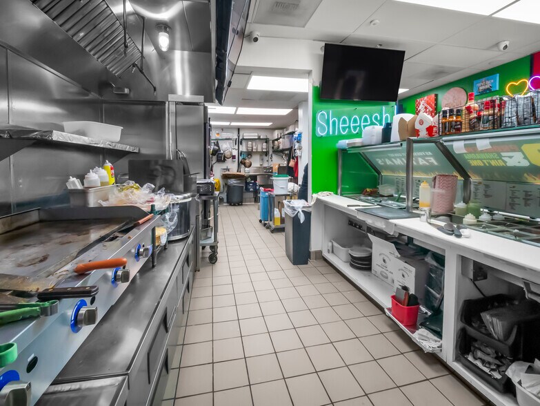 More Photos Of 1944 E 4th St, Long Beach Storefront Retail Residential For Sale