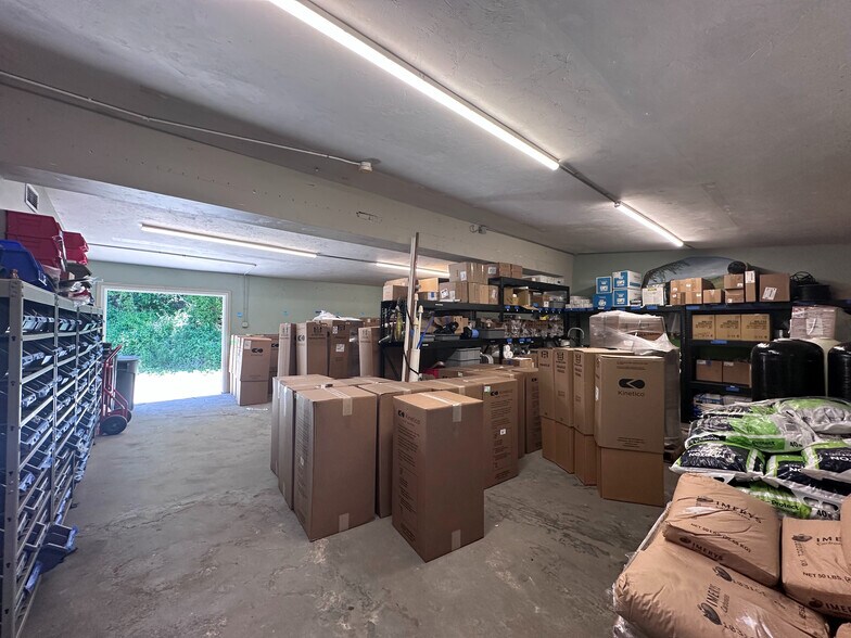 More Photos Of 166 Worcester Rd, Charlton Office For Lease
