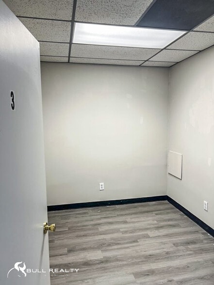 More Photos Of 6667 Vernon Woods Dr, Atlanta Medical For Lease