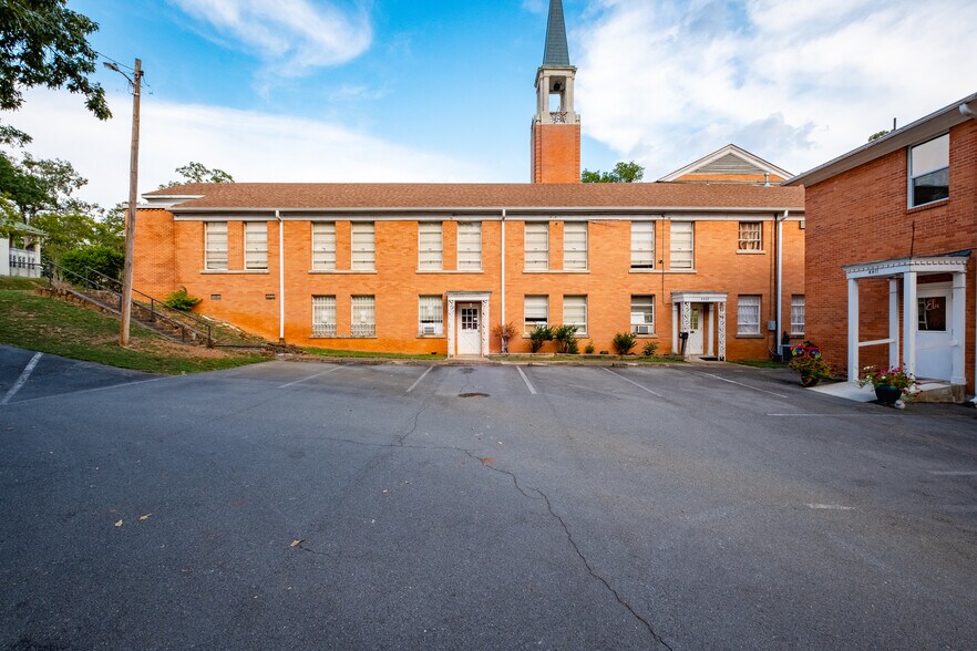More Photos Of 4401 Woodlawn Dr, Little Rock Religious Facility For Sale