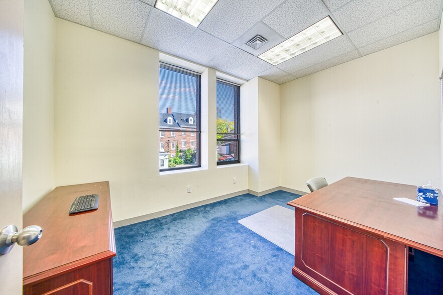More Photos Of 99 Middle St, Manchester Office Residential For Sale