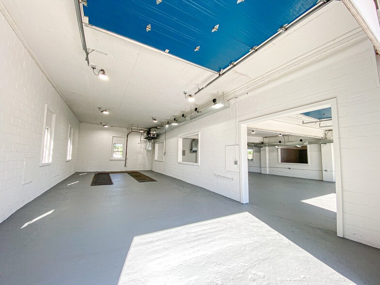 More Photos Of 15 Georgetown Rd, Wrightstown Service For Lease