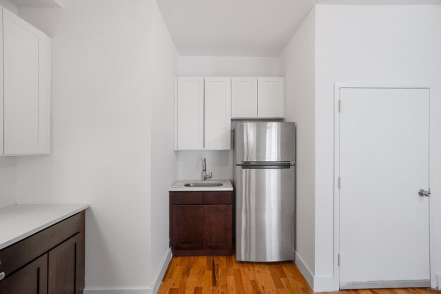 More Photos Of 476 Gates Ave, Brooklyn Apartments For Sale