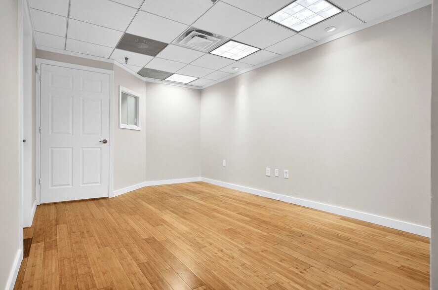 More Photos Of 2150 Coral Way, Miami Office For Lease