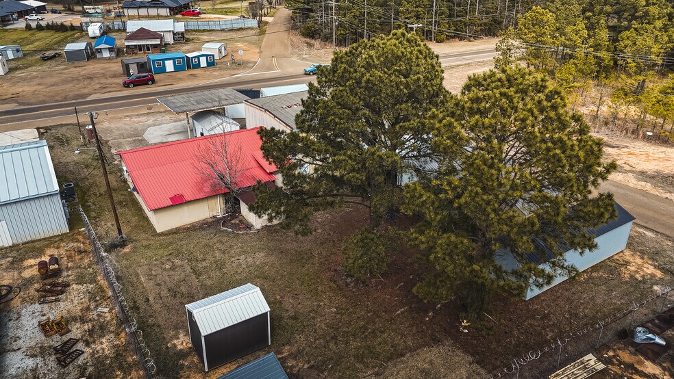 More Photos Of 801 Highway 12 W, Kosciusko General Retail For Sale