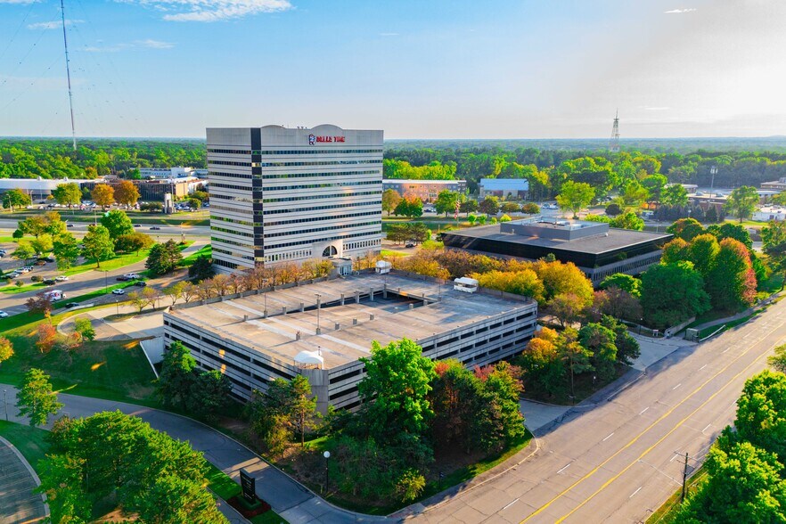 Primary Photo Of 25800 Northwestern Hwy, Southfield Office For Lease
