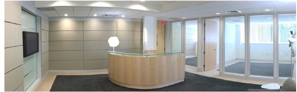 More Photos Of 660 Steamboat Rd, Greenwich Office For Lease