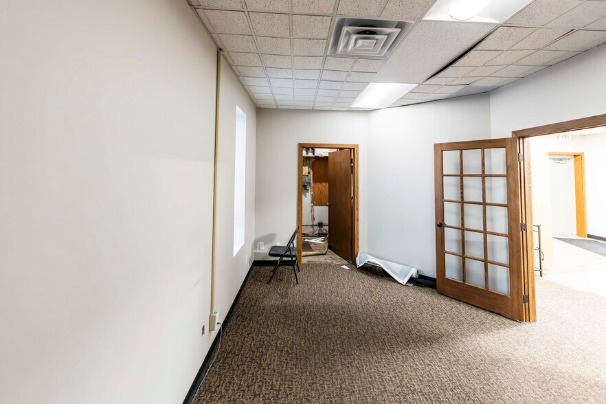More Photos Of 1119 N 42nd St, Grand Forks Office For Lease