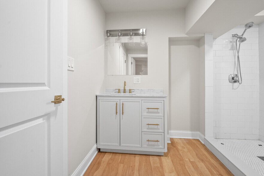 More Photos Of 4541 S Forrestville Ave, Chicago Multifamily For Sale
