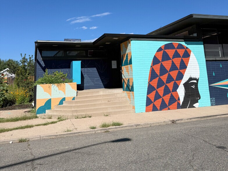 More Photos Of 3801 Race St, Denver Showroom For Lease