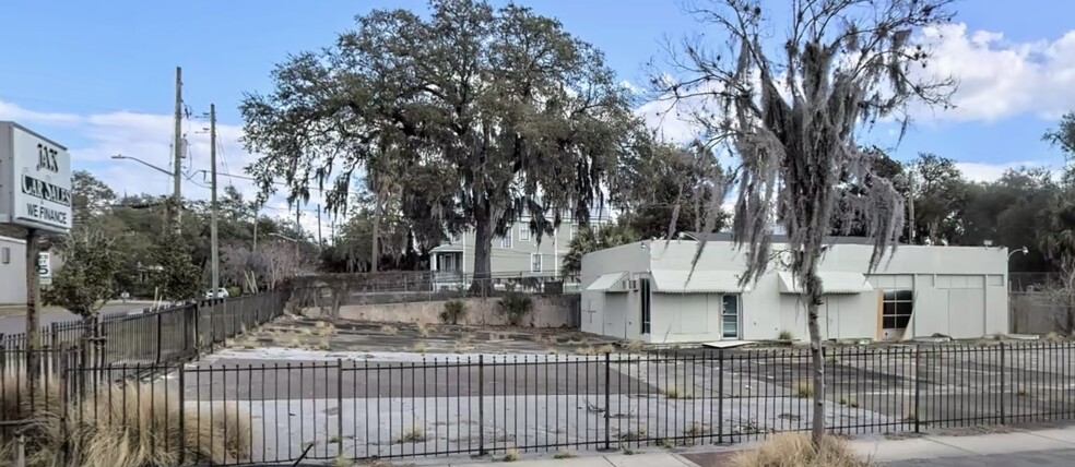 Primary Photo Of 1151 N Main St, Jacksonville Storefront For Sale