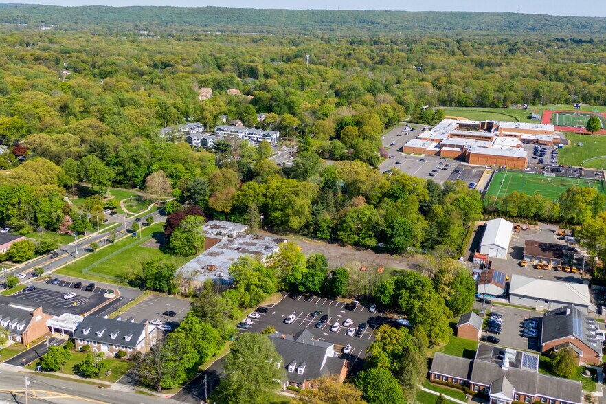More Photos Of 215 Old Tappan Rd, Old Tappan Medical For Lease