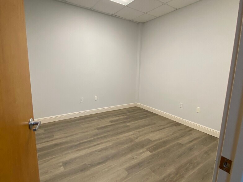 More Photos Of 781 County Road 466, Lady Lake Medical For Sale