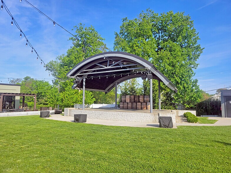 More Photos Of , Collinsville General Retail For Sale
